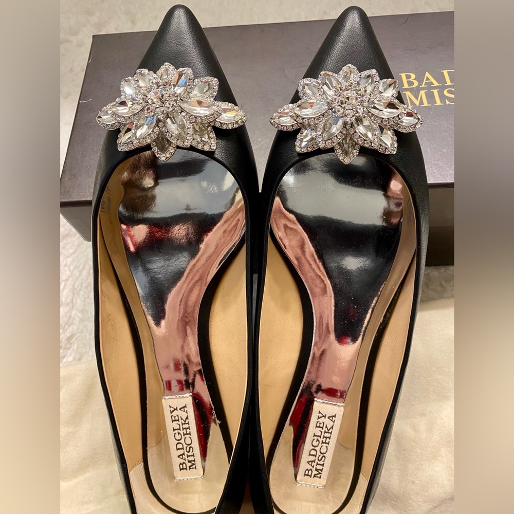 Badgley Mischka  Flats